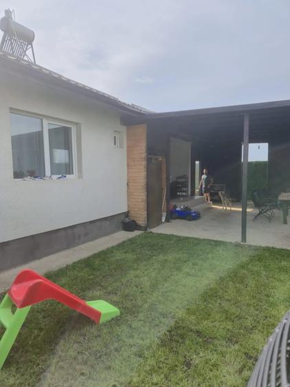 Casă individuală cu 3 camere decomandat cu Teren 80 Mp în Berceni