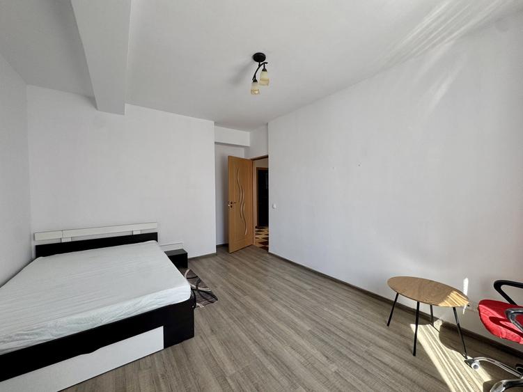 Apartament cu 3 camere decomandat, mobilat în Florești