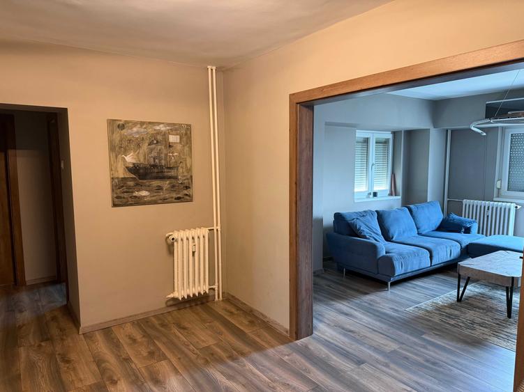 Apartament cu 3 camere decomandat în Unirii
