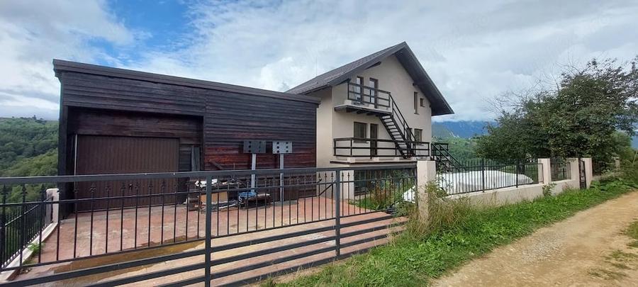 Casă cu 5 camere cu Teren 603 Mp în Peștera