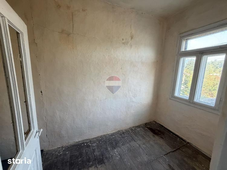 Casă cu 3 camere cu Teren 900 Mp în Soveja