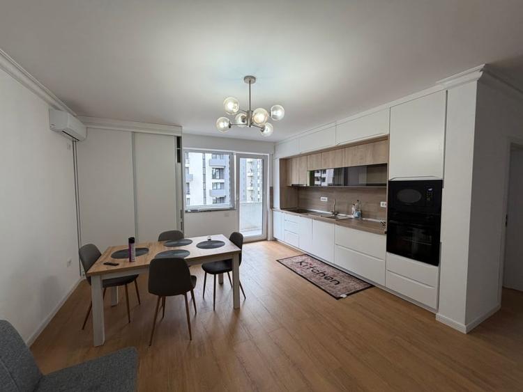Apartament cu 2 camere, mobilat în Central