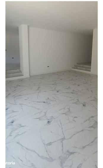 Apartament cu 3 camere decomandat în Păulești