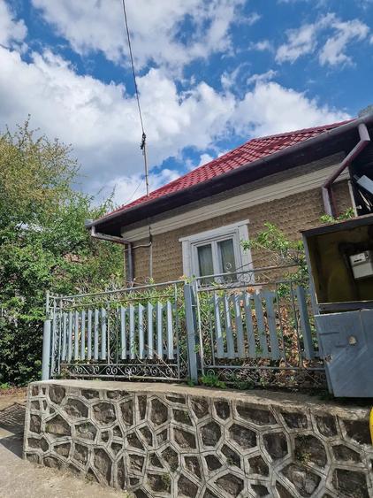 Casă cu 5 camere cu Teren 1171 Mp în Pucioasa
