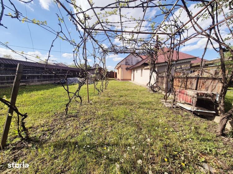 Casă cu 4 camere decomandat în Dobreni