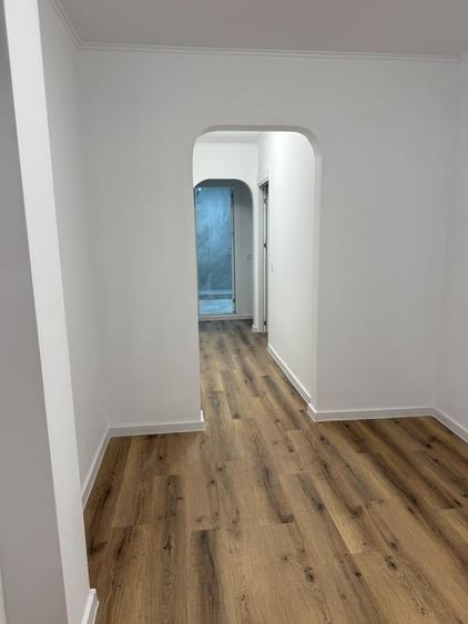 Apartament cu 3 camere decomandat în Crângași