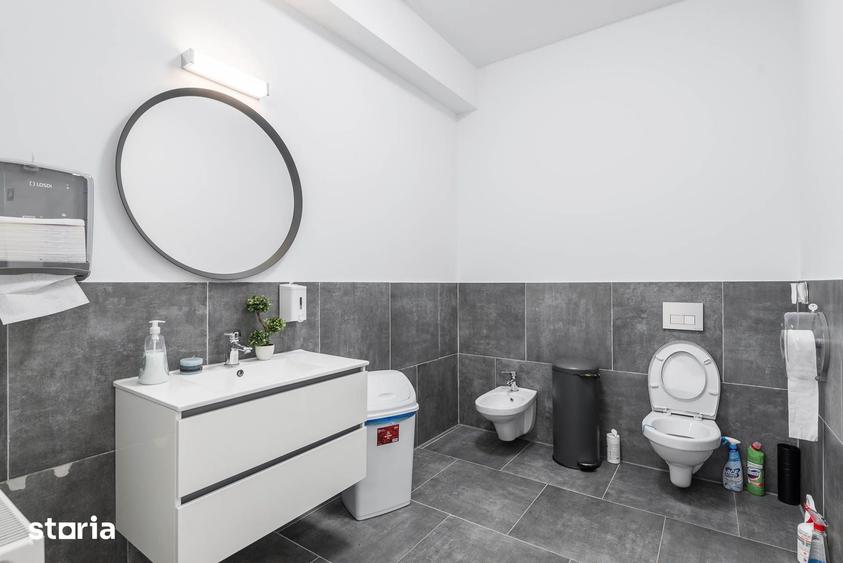 Spațiu comercial, de 4,231 mp, în Tunari