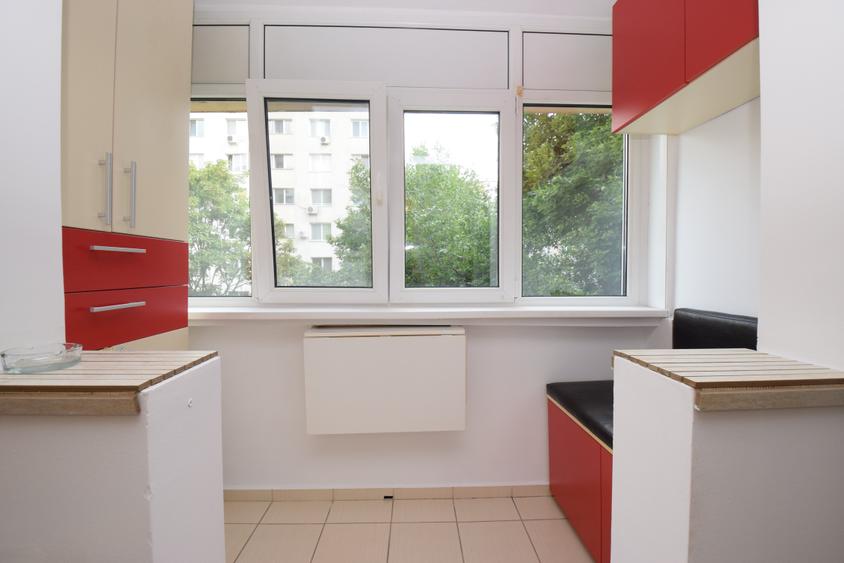 Apartament cu 2 camere decomandat în Titan