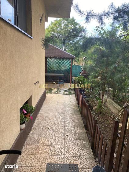 Apartament cu 4 camere, mobilat în Băneasa