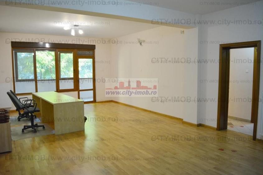 Casă individuală cu 12 camere decomandat cu Canalizare în Baicului