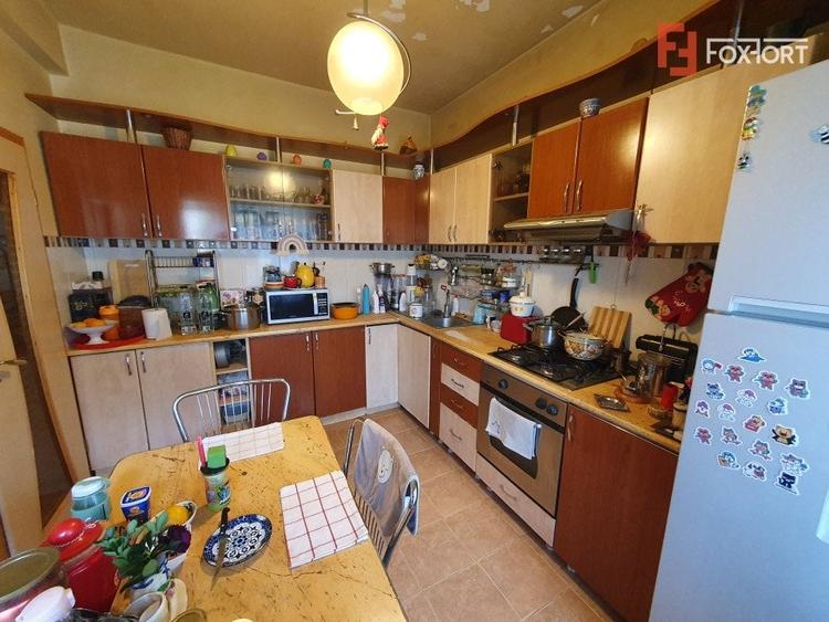 Duplex cu 6 camere cu Canalizare în Brâncoveanu