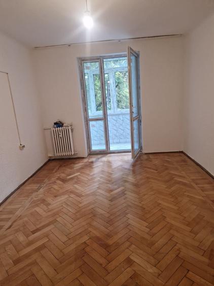 Proprietar inchiriez garsoniera cf.2 (24m2)et.1 din 4 situata pe blv. Nicolae Grigorescu sec3 - 4