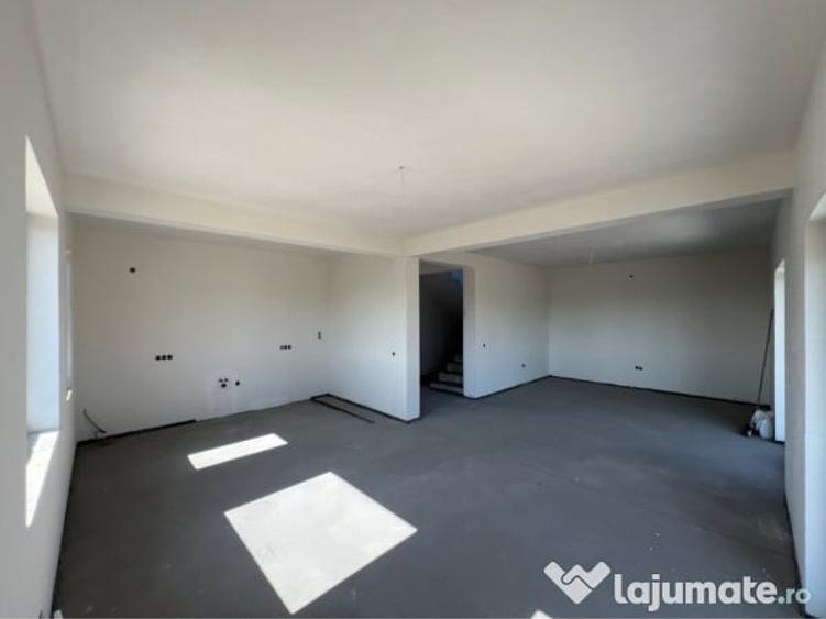 Casă cu 3 camere cu Teren 664 Mp în Vetiș
