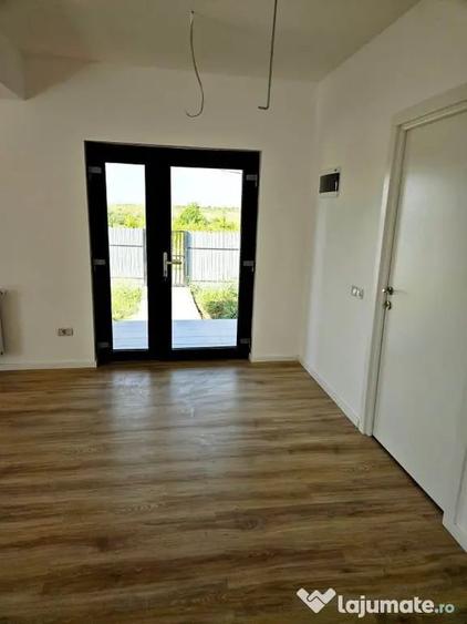 Casă cu 3 camere cu Teren 350 Mp în Vișan