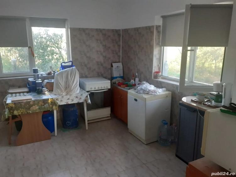 Casă cu 6 camere cu Teren 3200 Mp în Toporu