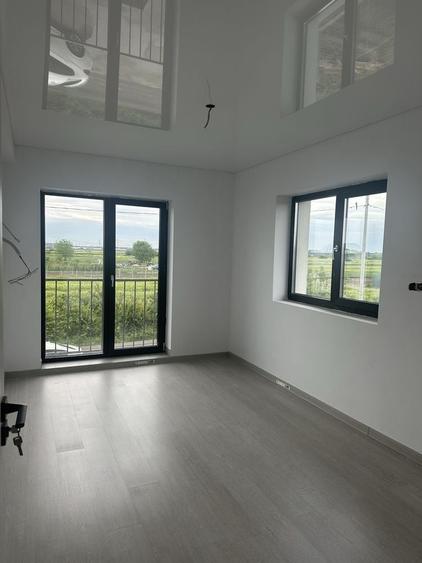 Casă cu 3 camere în Exterior Vest