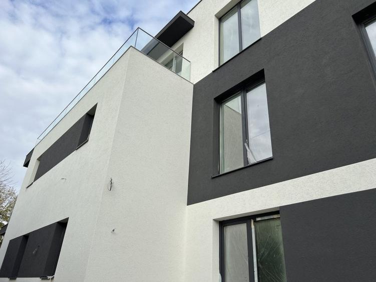 Duplex cu 5 camere cu Canalizare în Bucureștii Noi