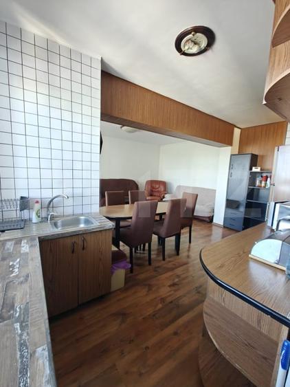Apartament cu 4 camere decomandat, mobilat în Ultracentral