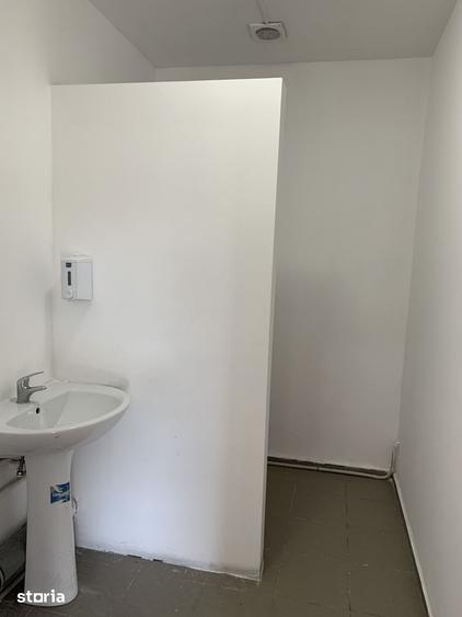 Spațiu comercial, de 100 mp, în Lupeni
