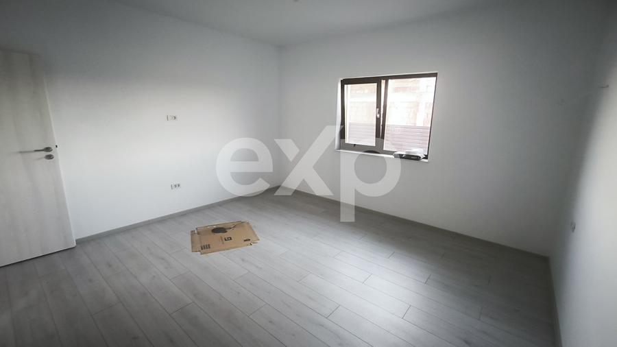 Casă individuală cu 4 camere cu Canalizare în Bradu