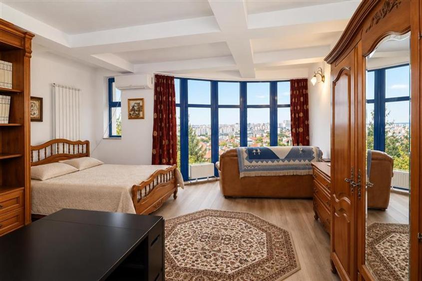 Apartament cu 2 camere decomandat, mobilat în Centrul Istoric