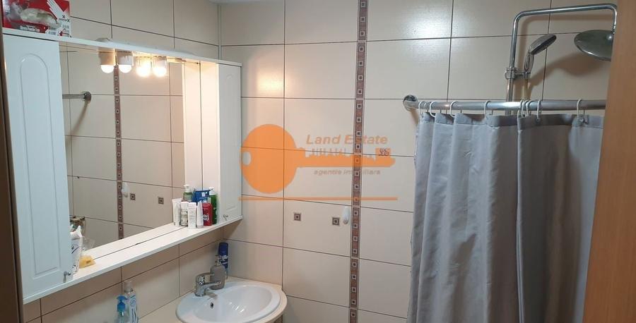 Apartament cu 3 camere decomandat, mobilat în Sebastian