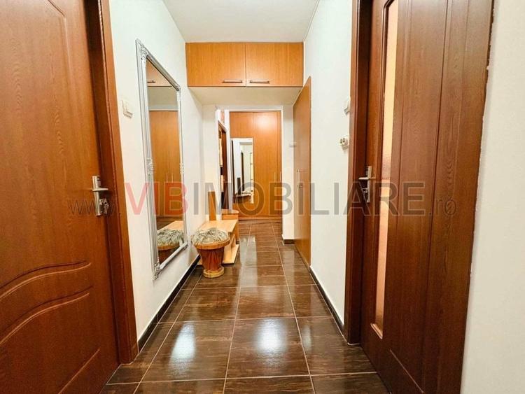 Apartament cu 2 camere decomandat în Victoriei
