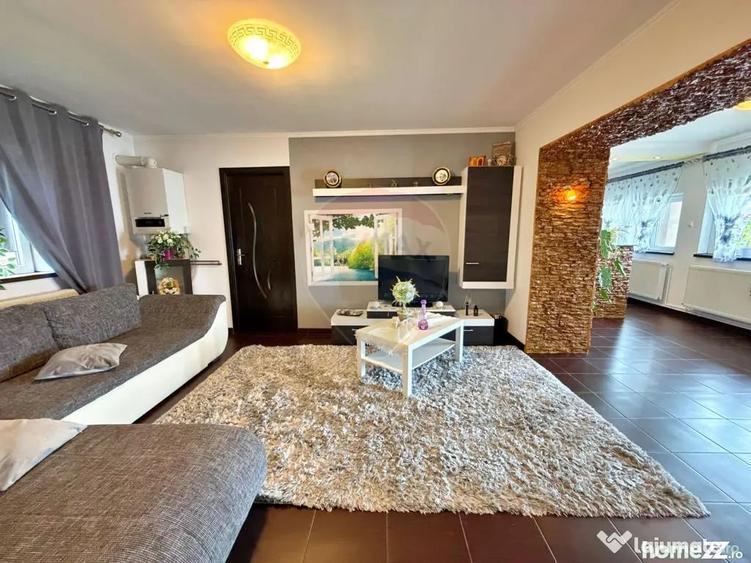 Casă cu 3 camere cu Teren 1410 Mp în Șofronea