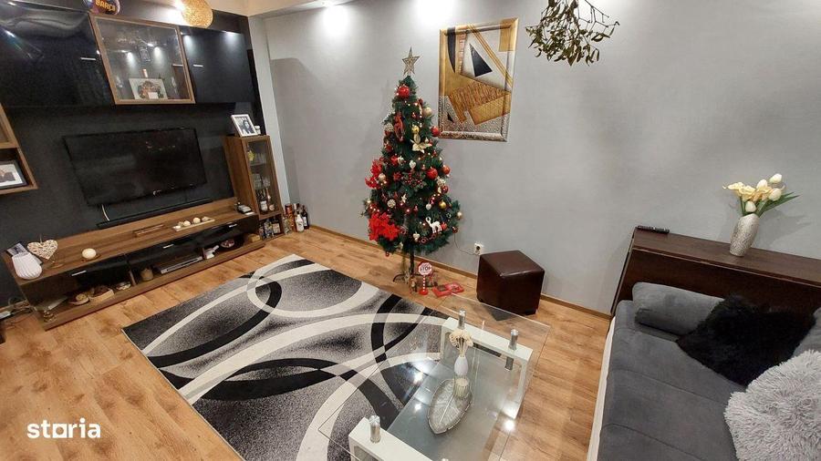 Apartament cu 3 camere decomandat, mobilat în Craiovița Nouă