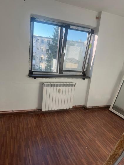 Apartament cu 3 camere decomandat în Ostroveni