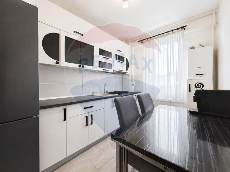 Apartament cu 3 camere decomandat, mobilat în Dămăroaia