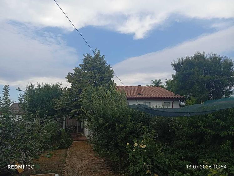 Casă cu 3 camere în Tonea