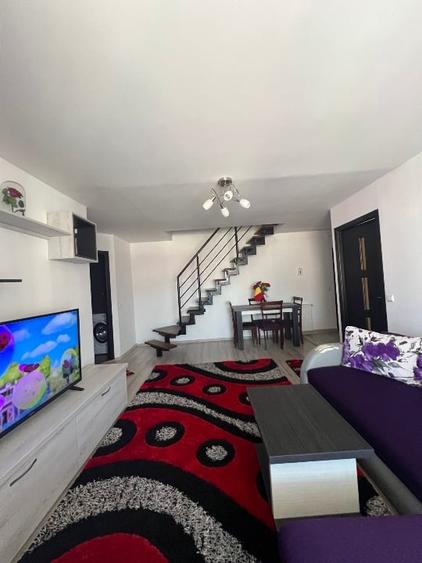 Apartament cu 4 camere semidecomandat, mobilat în Florești