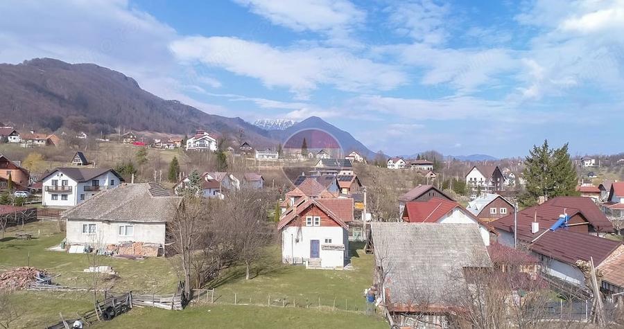 Casă cu 6 camere cu Teren 1915 Mp în Bran