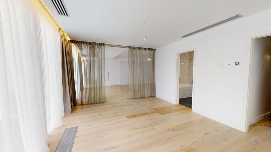 Apartament cu 2 camere semidecomandat, mobilat în Eminescu