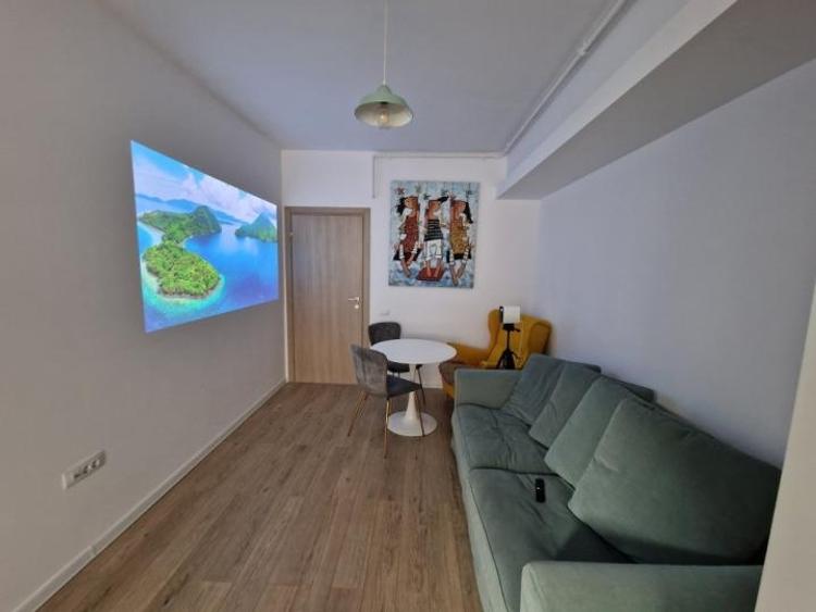 Apartament cu 2 camere semidecomandat, mobilat în Splaiul Independenței