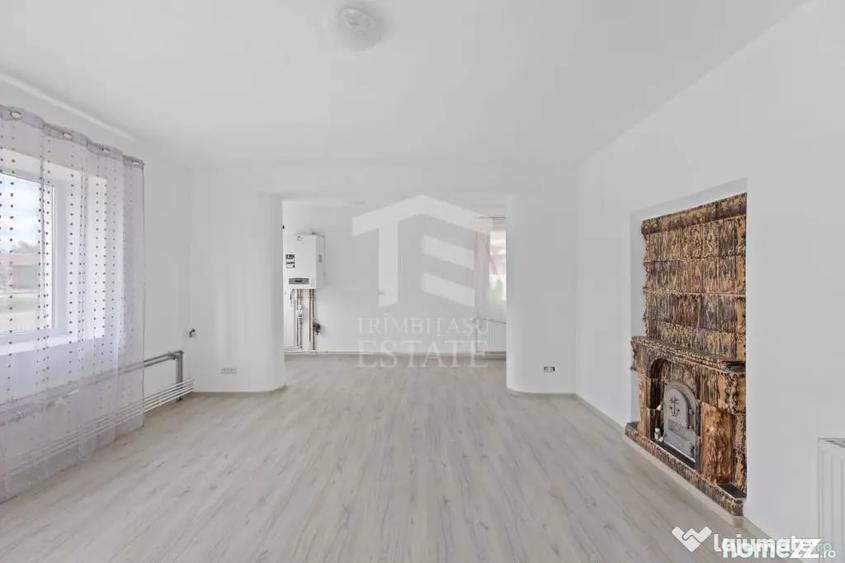 Casă cu 7 camere cu Teren 1446 Mp în Macea
