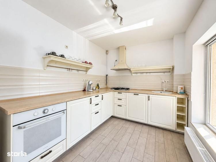Casă cu 4 camere cu Teren 250 Mp în Central