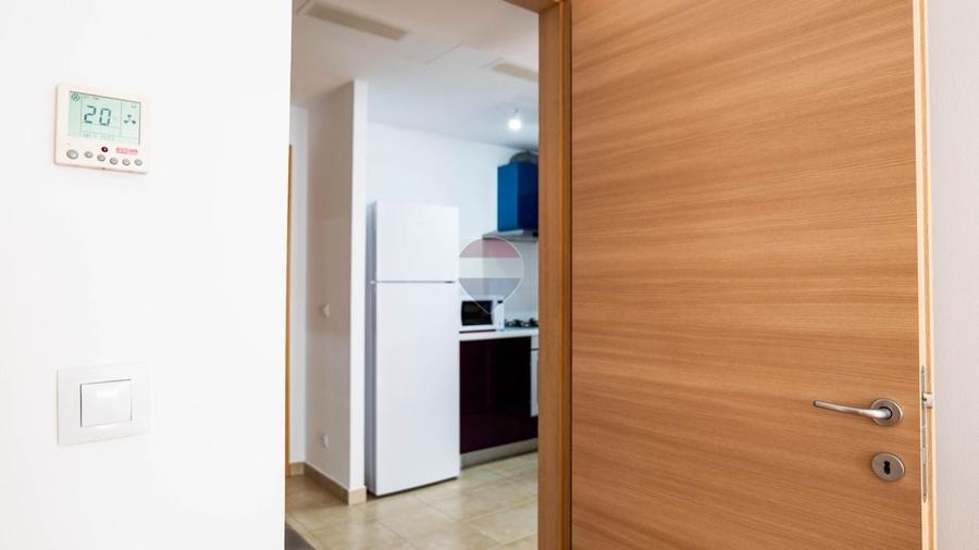 Apartament cu 2 camere decomandat, mobilat în Văcăresti