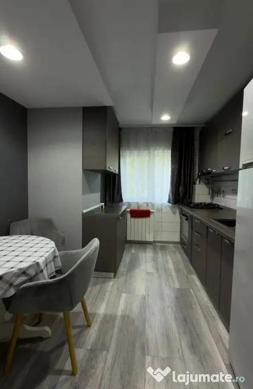 Apartament cu 3 camere decomandat în Giurgiului
