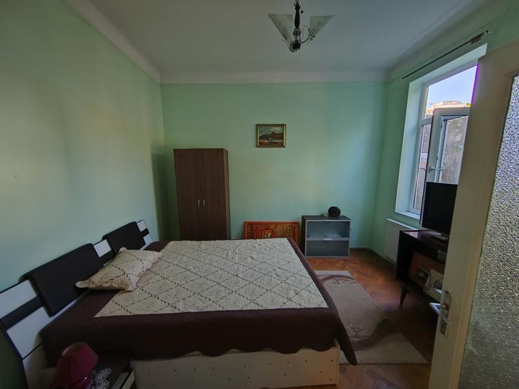 Casă cu 2 camere cu Teren 150 Mp în Moșilor