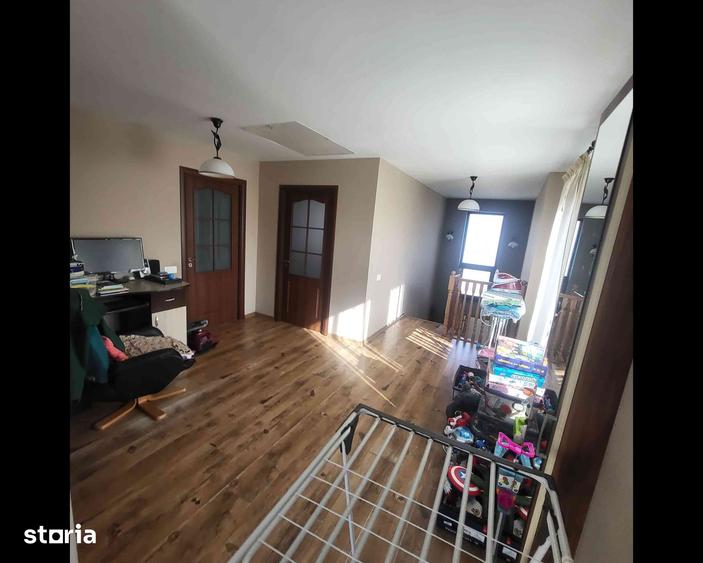 Casă cu 3 camere cu Teren 300 Mp în Gherăiești
