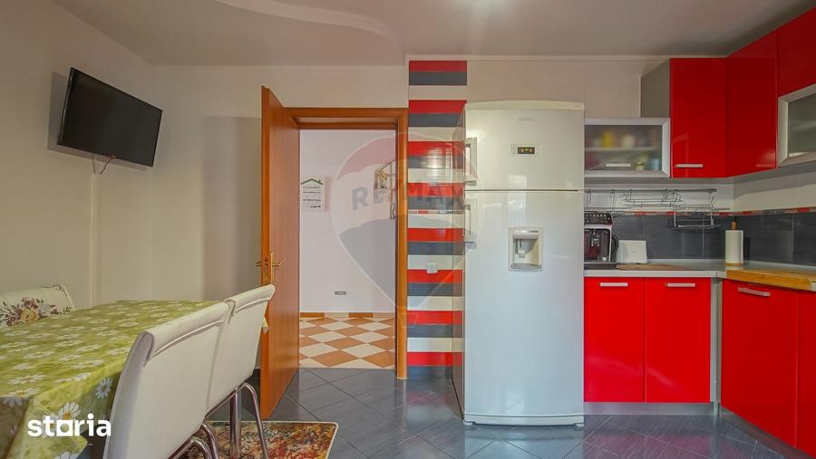 Casă cu 7 camere cu Teren 300 Mp în Central
