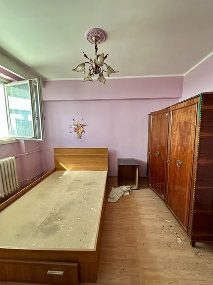 Apartament cu 3 camere decomandat în Prelungirea Ghencea