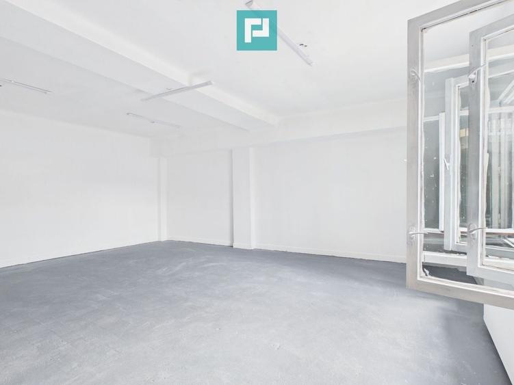 Spațiu comercial, de 1,000 mp, în Central