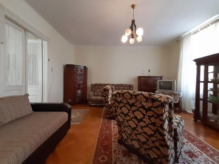 Casă individuală cu 3 camere cu Canalizare în Ultracentral