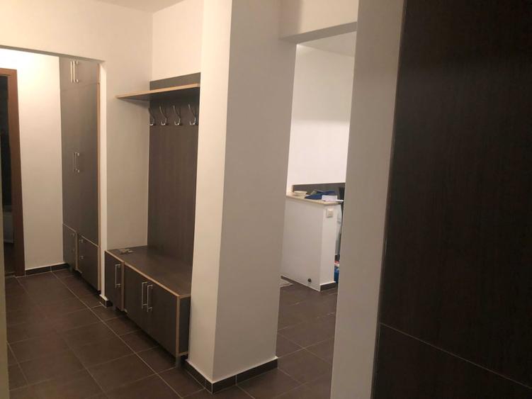 Apartament cu 4 camere decomandat în Câmpului