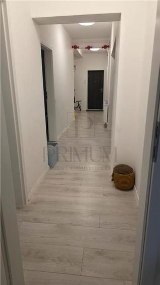 Apartament cu 4 camere decomandat, mobilat în Dumbrăvița