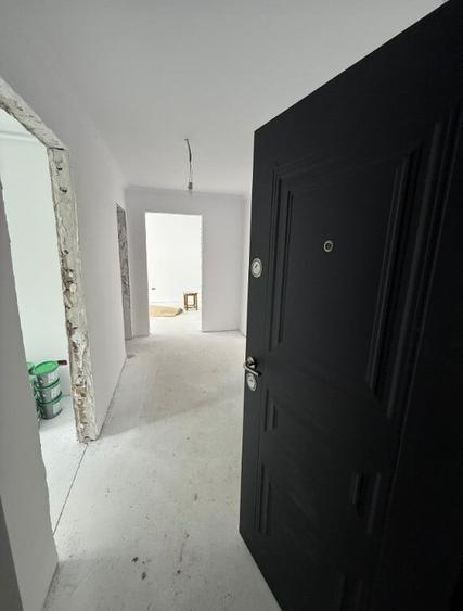 Apartament cu 3 camere semidecomandat în Ultracentral