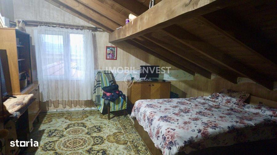 Casă cu 4 camere cu Teren 1500 Mp în Rădești